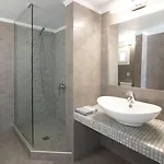 Evas House 招待所 费拉